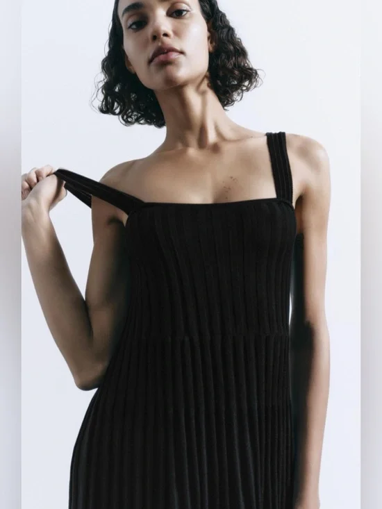 Zara PLEATED SQUARE-NECK MAXI DRESS. Black. Size S. New with Tags. - Picture 2 of 8